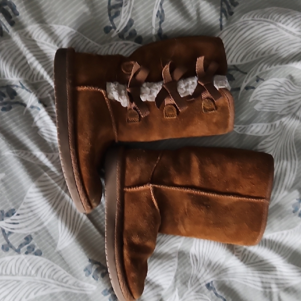 Koolaburra by UGG Brown Suede Boots with Bow Accents Girls